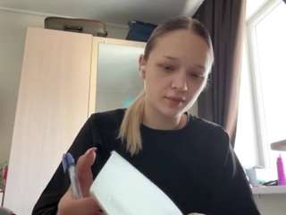 Live webcam model kazukochristoforou on Soda Cams