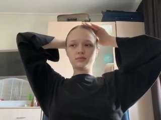 le modèle kazukochristoforou est en webcam porno dans un show sur le site camsoda, il possède les tags suivants: ahegao,blowjob,body massage,cuckold,dirty talk,facial,fingering,green eyes,no drinking,no smoking,skinny,teen 18,young adult,blonde hair,hd,small tits