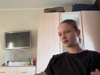 Live webcam model kazukochristoforou on Soda Cams