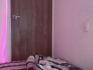 mady-gh live webcam show