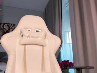 mayamoonlight's CamSoda show and profile