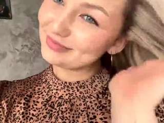 mechellewensman Live Webcam on CamSoda