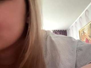 Live webcam model mechellewensman on Soda Cams