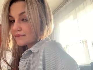 mechellewensman webcam