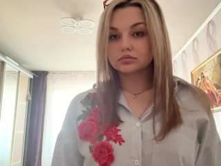 Live webcam model mechellewensman on Soda Cams