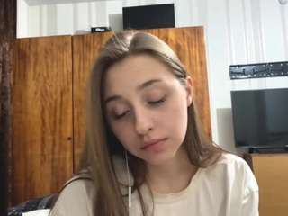 robynwilhide live cam profile