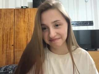 Live webcam model robynwilhide on Soda Cams