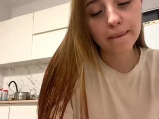 Live webcam model robynwilhide on Soda Cams