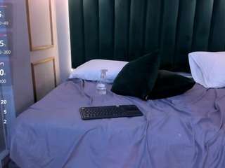 amara-divinee live cam profile