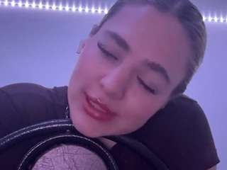 FelishaDaring webcam 