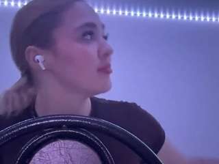 felishadaring Live Webcam on CamSoda