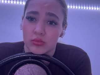 felishadaring Live Webcam on CamSoda