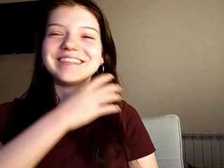 Live webcam model mercedezdonelan on Soda Cams