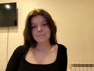 Live webcam model mercedezdonelan on Soda Cams