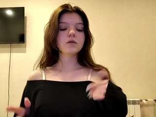 Live webcam model mercedezdonelan on Soda Cams