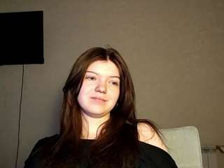 mercedezdonelan's CamSoda show and profile