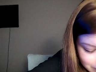 mercedezdonelan Live Webcam on CamSoda