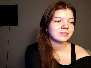 mercedezdonelan's CamSoda show and profile