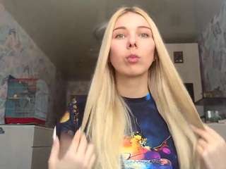 sharlenesalzl Live Webcam on CamSoda