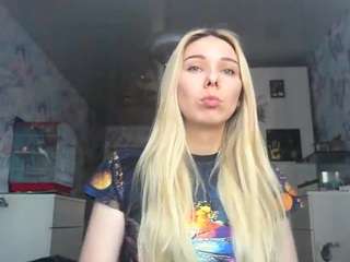 sharlenesalzl Live Webcam on CamSoda