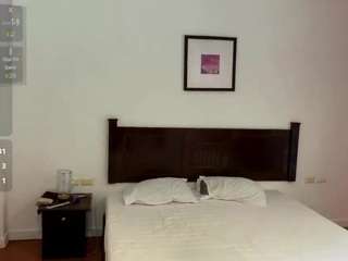 Live cam show with Kamila