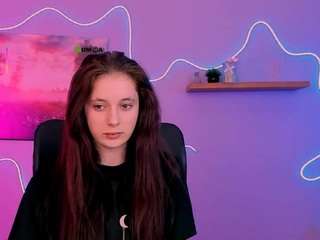 adel-sky1's CamSoda show and profile