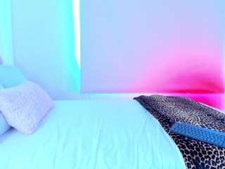 Live webcam model alessia-kat on Soda Cams