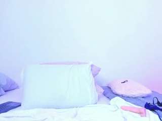 Live webcam model alessia-kat on Soda Cams