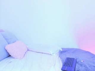 alessia-kat, female webcam model,  years old, on live webcam