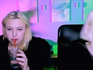 aria-blaze1's CamSoda show and profile