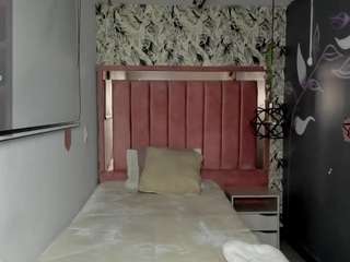 connie-bell's CamSoda show and profile