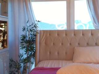 florence-ford's CamSoda show and profile