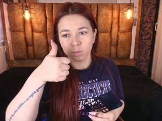 Live webcam model isa-thompsson on Soda Cams