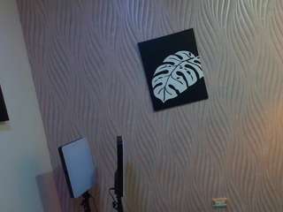 Live webcam model lana-slim on Soda Cams