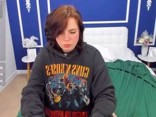 lexishot4u's CamSoda show and profile