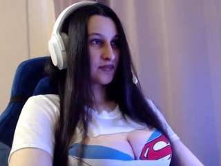 lorenayarnell's CamSoda show and profile