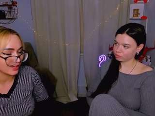 Live webcam model mia-blazing on Soda Cams