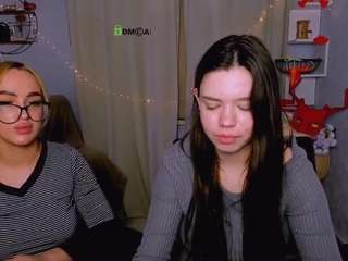 Live webcam model mia-blazing on Soda Cams