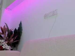 Live webcam model miss-alexis on Soda Cams