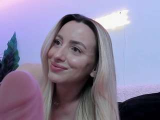 miss-alexis Live Webcam on CamSoda