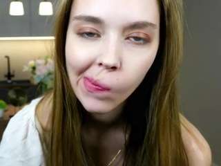 Live webcam model myeshasoulia on Soda Cams