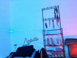 Live webcam model playfulrose on Soda Cams