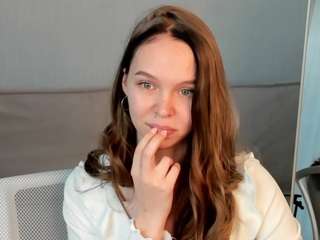 sofa-vleifo's CamSoda show and profile