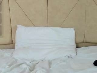 Live webcam model zoecooper-1 on Soda Cams