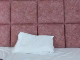 zoecooper-1's CamSoda show and profile