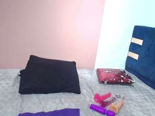 Live webcam model abby-brown1 on Soda Cams