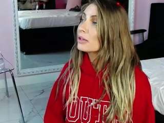 Live webcam model anneegoddess on Soda Cams