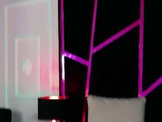 Live webcam model anneegoddess on Soda Cams