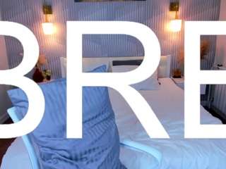 Live webcam model kristi-kitsss on Soda Cams