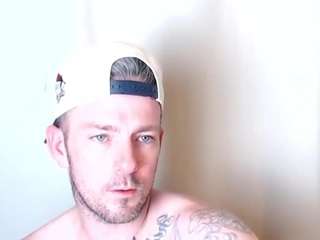 le modèle skylargrayy est en webcam porno dans un show sur le site camsoda, il possède les tags suivants: american,facial,white,tease,tattoos,sexting,orgasm,muscular,handjob,fetish,daddy,bdsm,cub,cockring,caucasian,bondage,blue eyes,blowjob,black hair,big cock